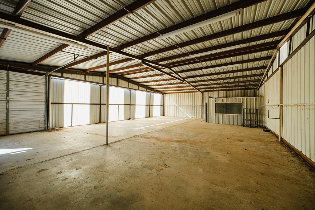 9002 S County Rd 1310 Property Photo 25