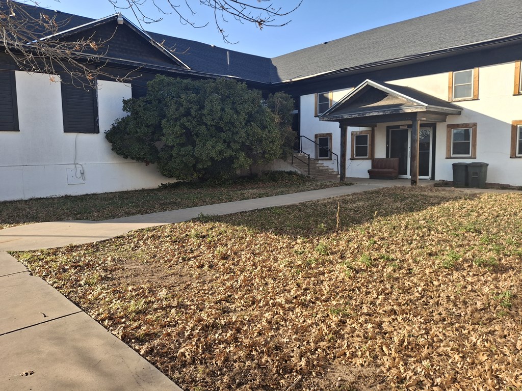 1411 25th St Property Photo 4