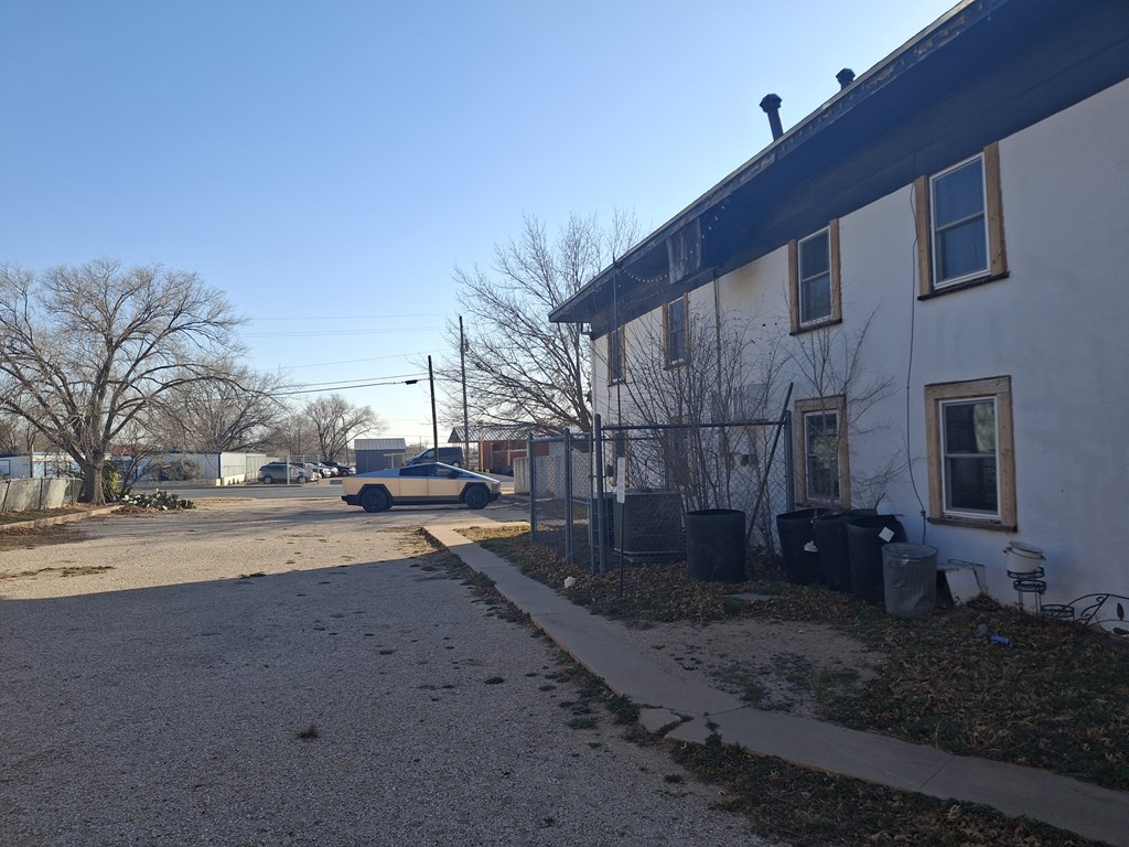 1411 25th St Property Photo 7