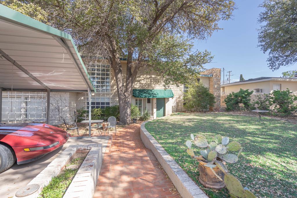 1102 N A St Property Photo