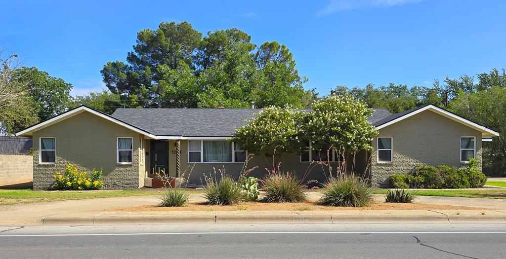 1200 W Cuthbert Ave Property Photo