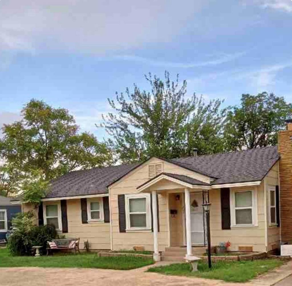 1207 W Tennessee Ave Property Photo