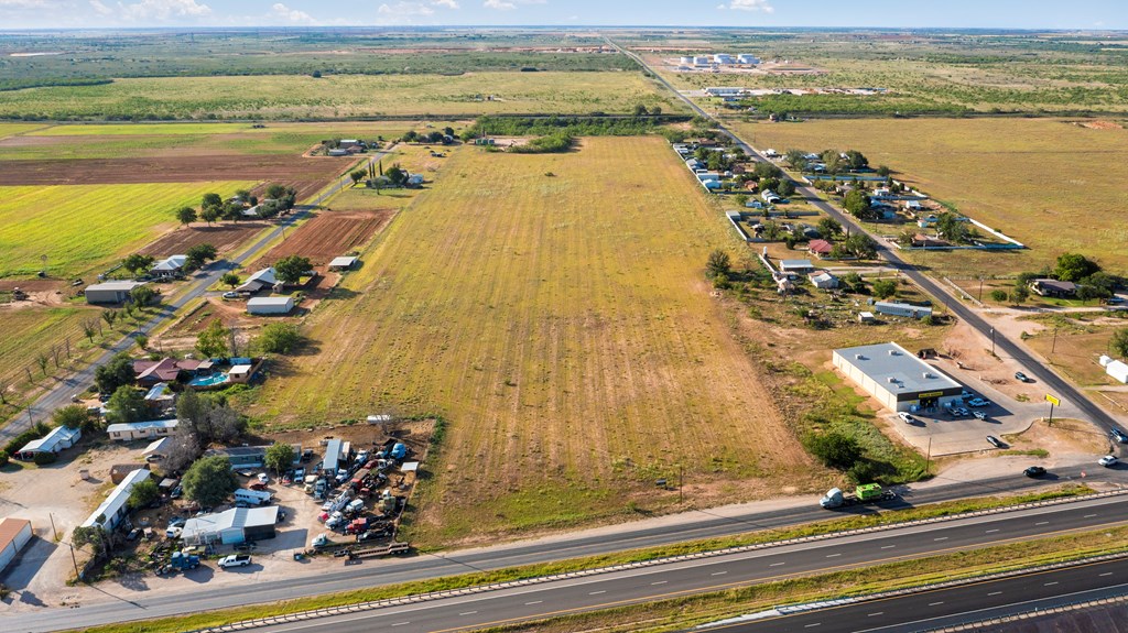000 I-20 Property Photo 4
