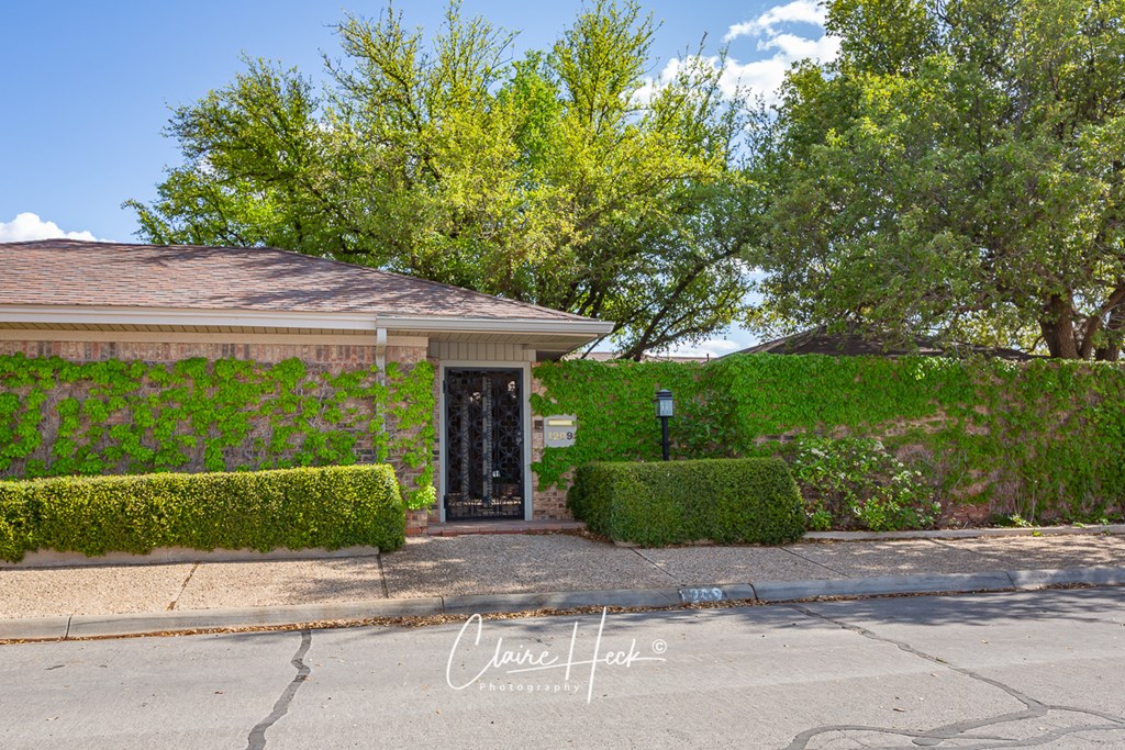 1209 W Pecan Ave Property Photo 2