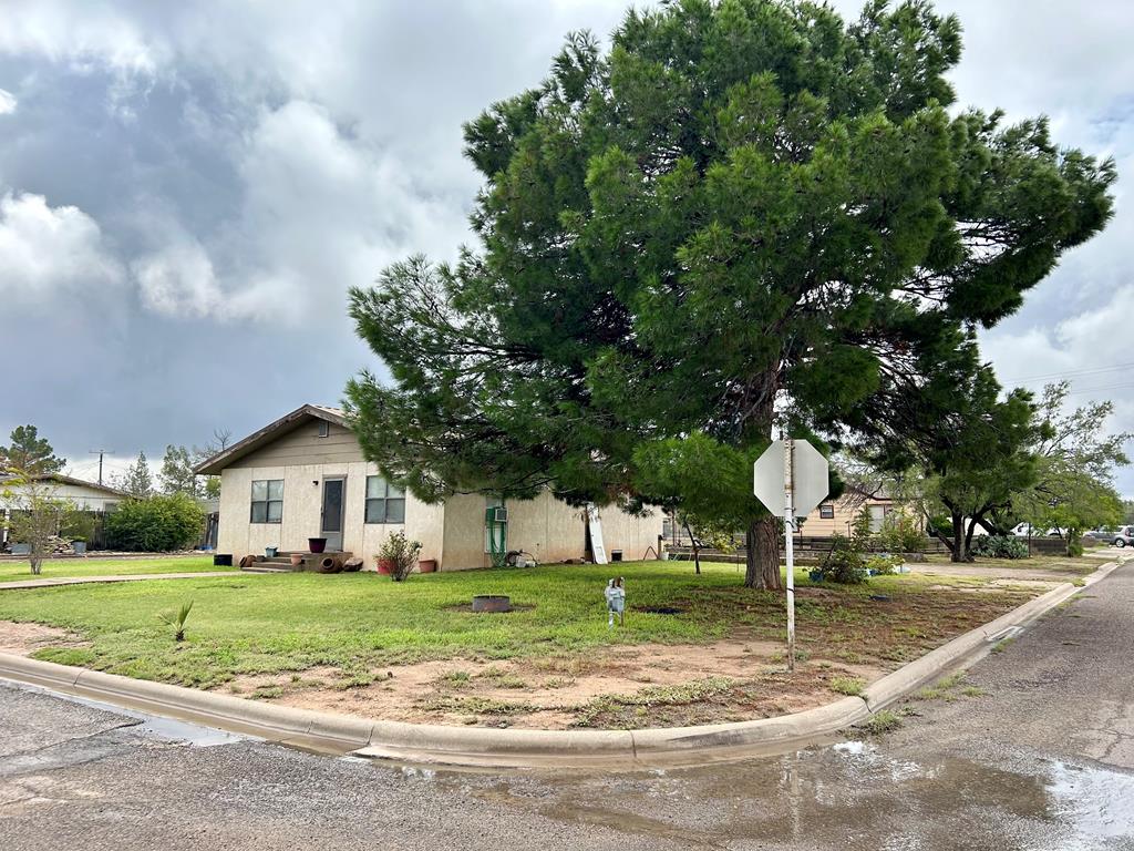 809 W Hornbeck