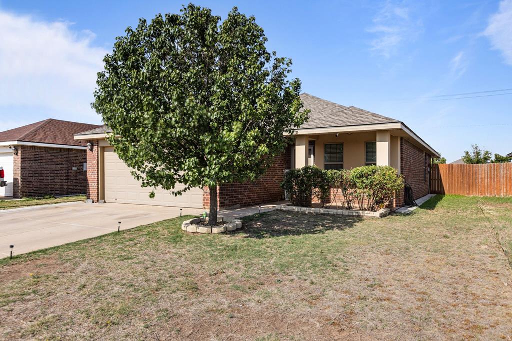 711 Candlestick Dr Property Photo 1