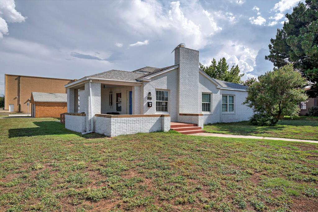 1601 W Texas Ave Property Photo 1