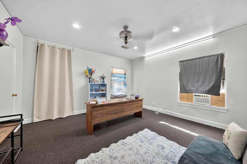 1601 W Texas Ave Property Photo 14