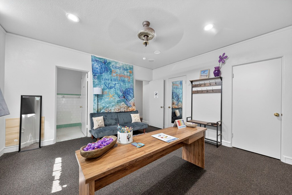 1601 W Texas Ave Property Photo 16