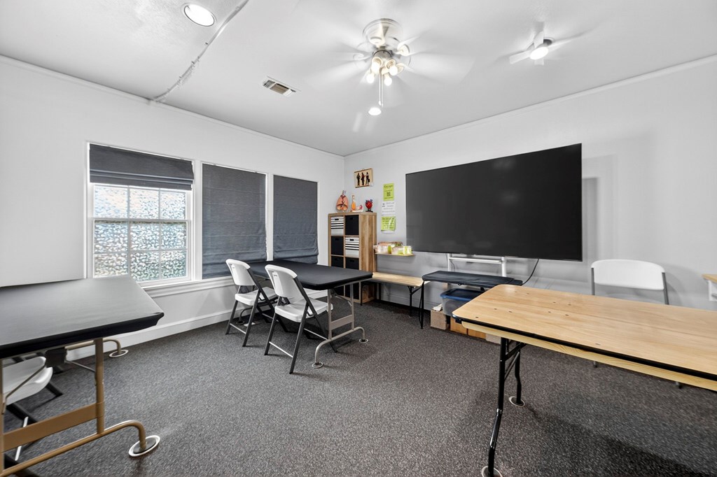 1601 W Texas Ave Property Photo 28