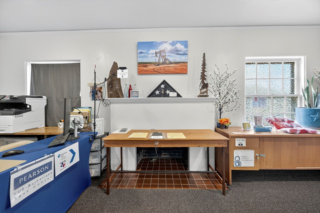 1601 W Texas Ave Property Photo 34