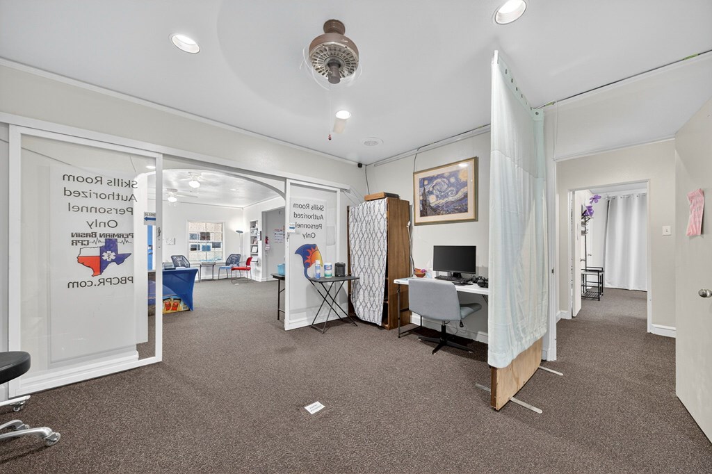 1601 W Texas Ave Property Photo 42