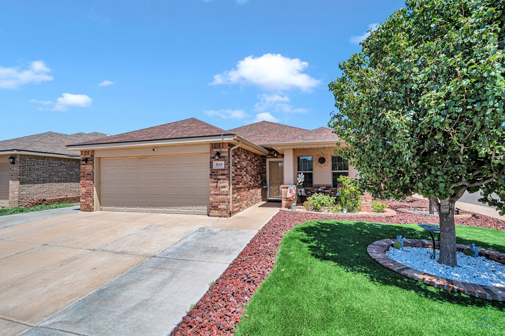 509 E 96th St Property Photo 2