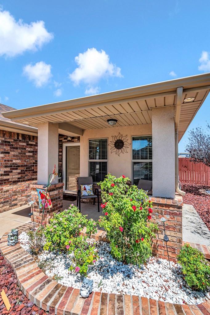 509 E 96th St Property Photo 4