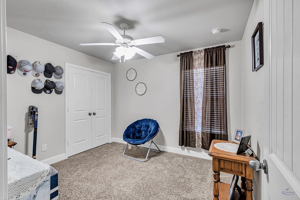 509 E 96th St Property Photo 9