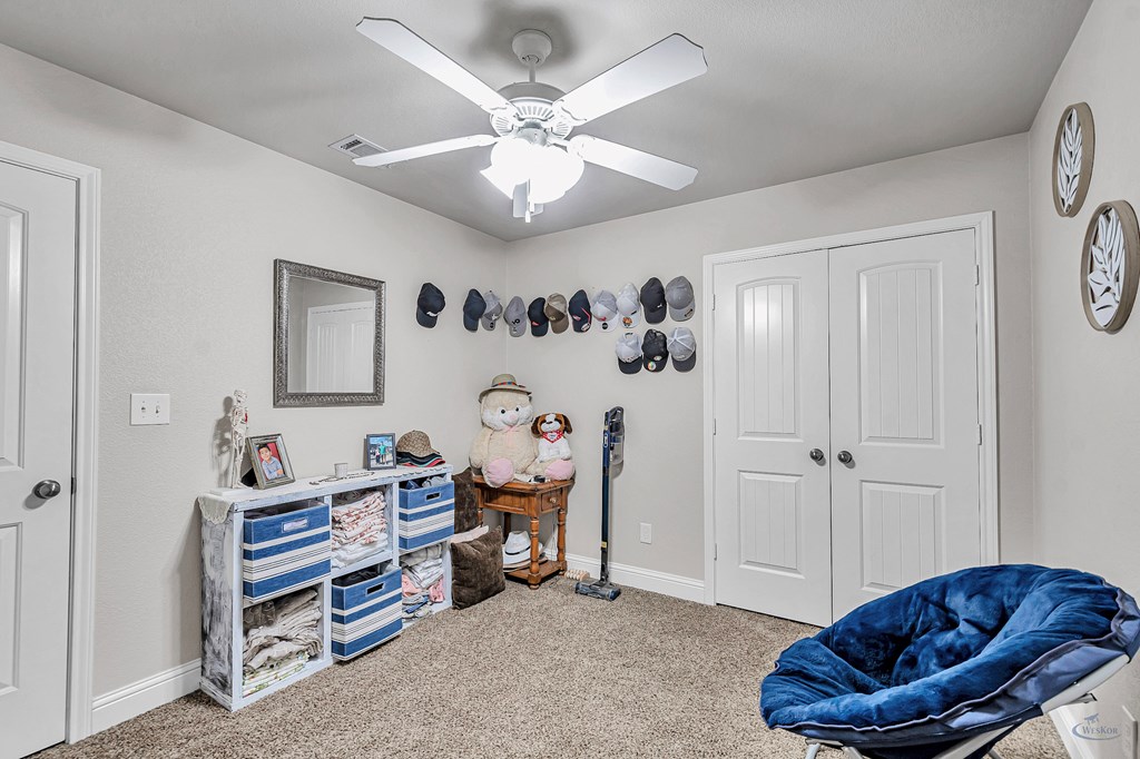 509 E 96th St Property Photo 10