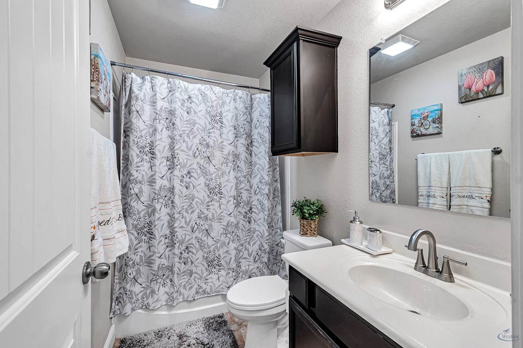 509 E 96th St Property Photo 11