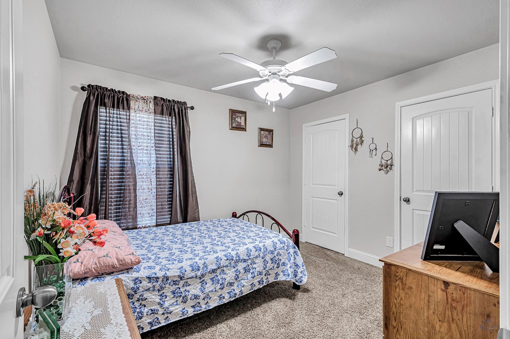 509 E 96th St Property Photo 12