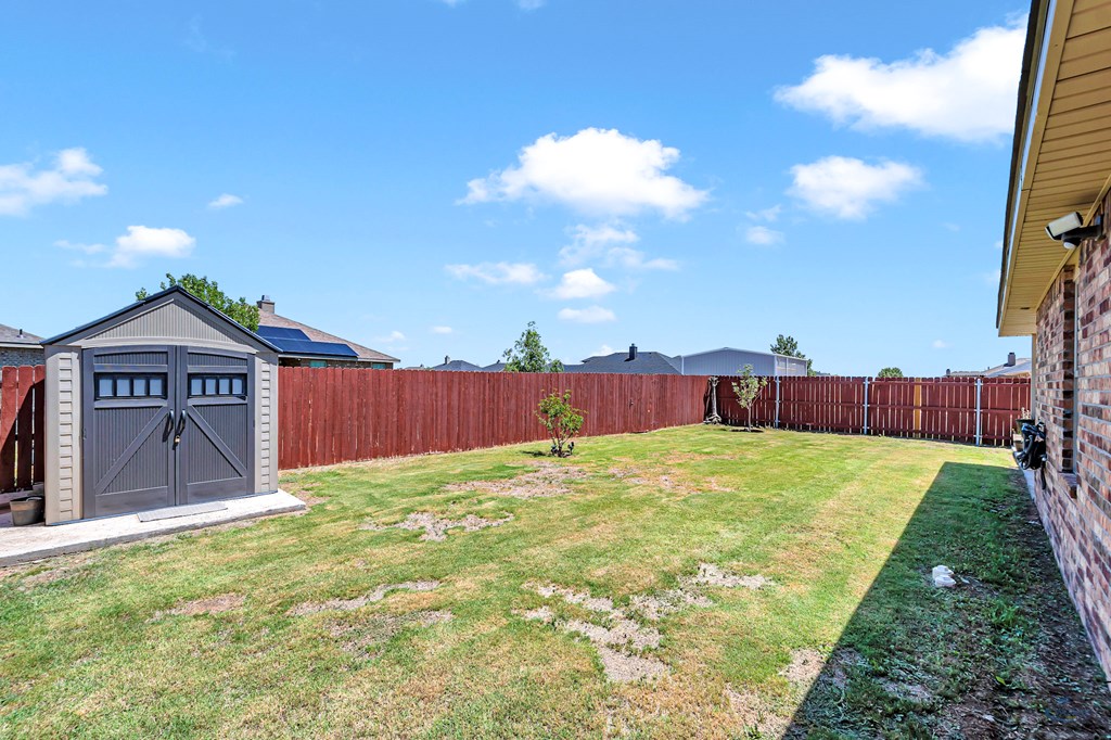 509 E 96th St Property Photo 19