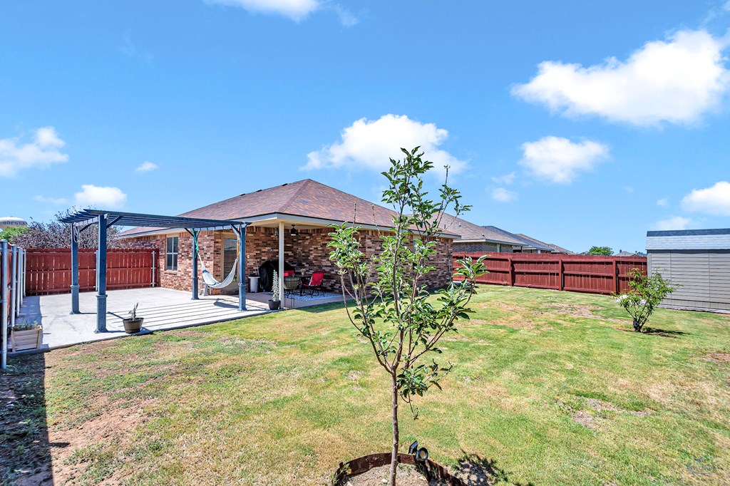 509 E 96th St Property Photo 20