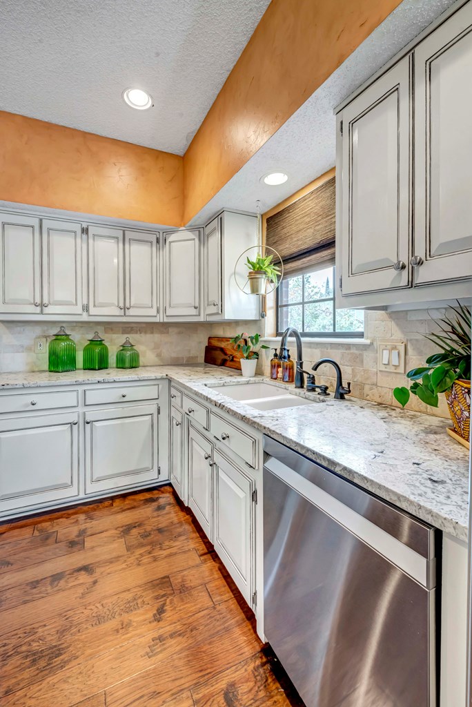 1801 Devonshire Court Property Photo 21