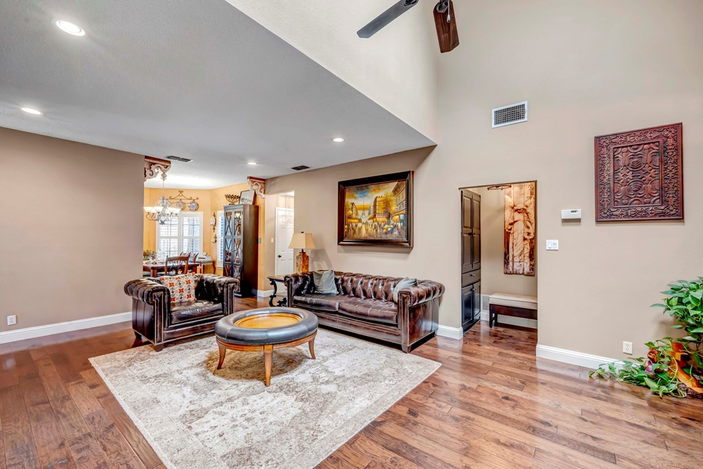 1801 Devonshire Court Property Photo 25