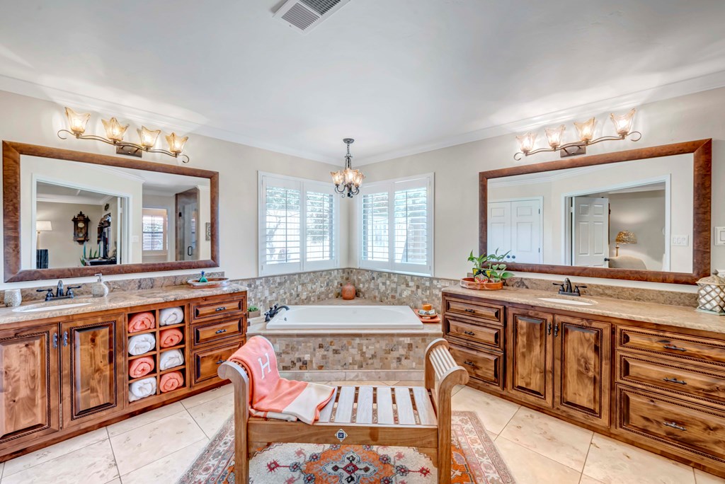 1801 Devonshire Court Property Photo 34