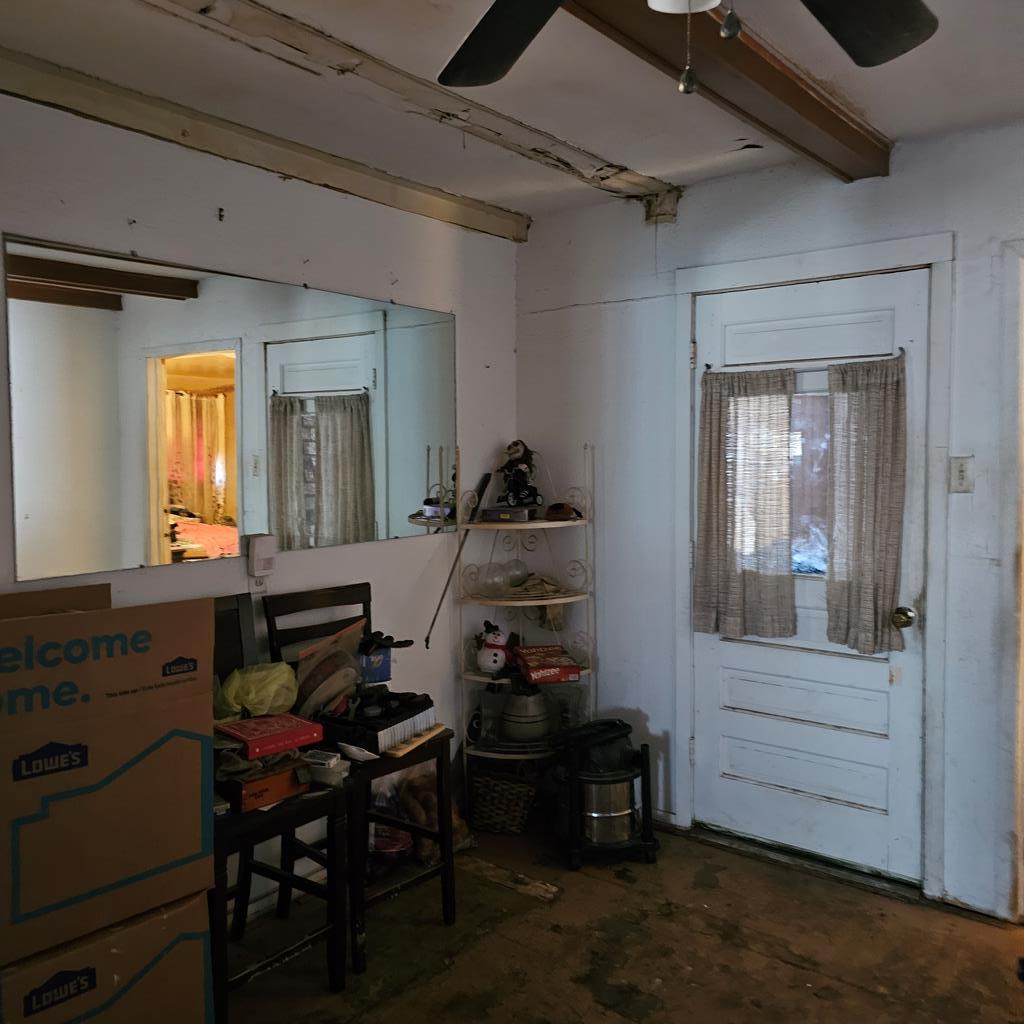 1123 E Estes Ave Property Photo 4
