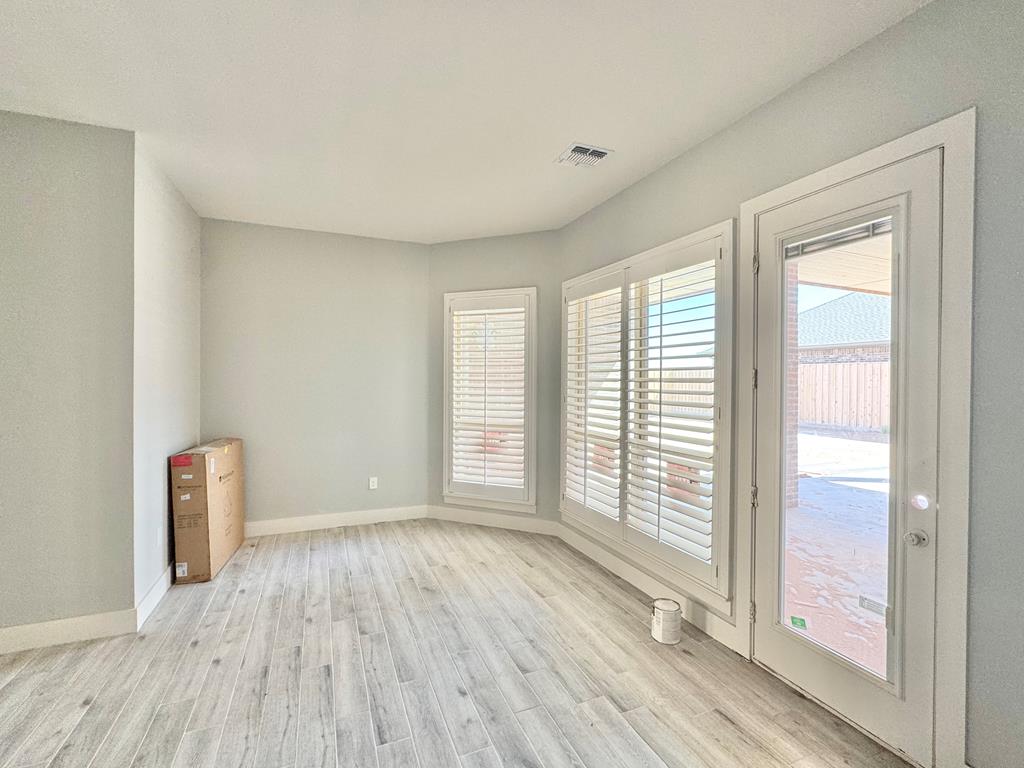 6512 Elmwood Property Photo 10