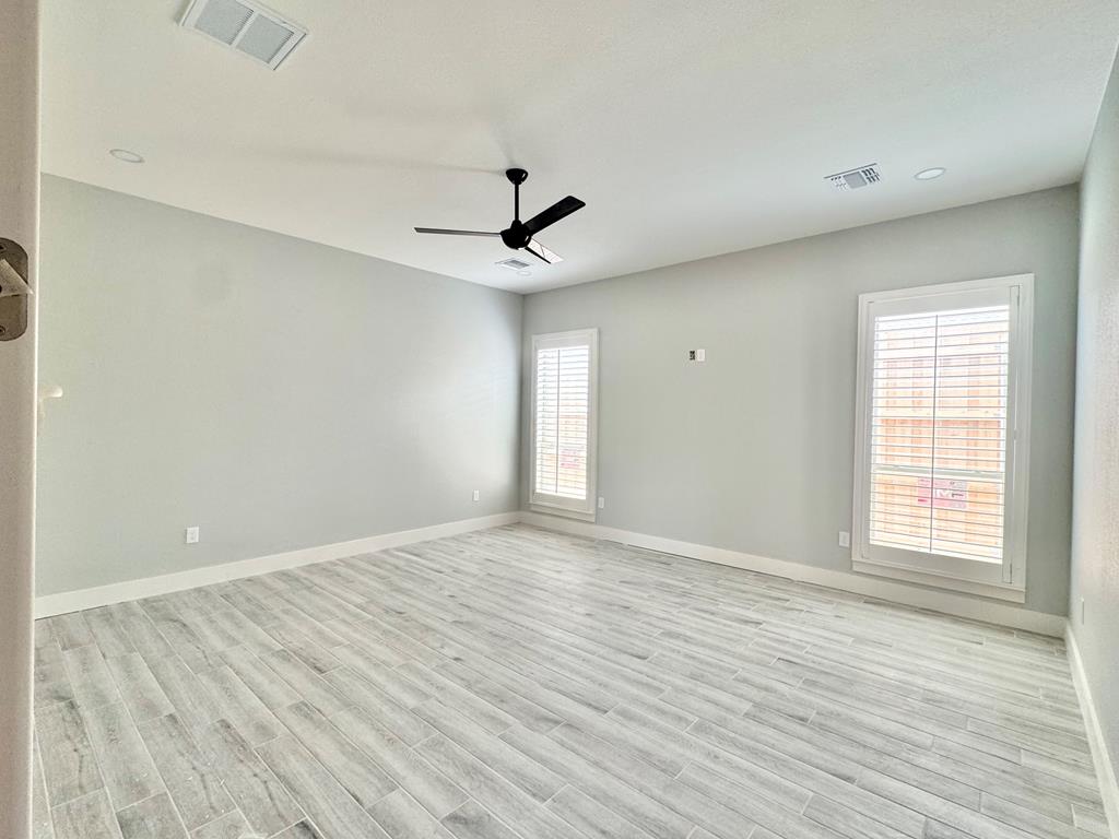6512 Elmwood Property Photo 13