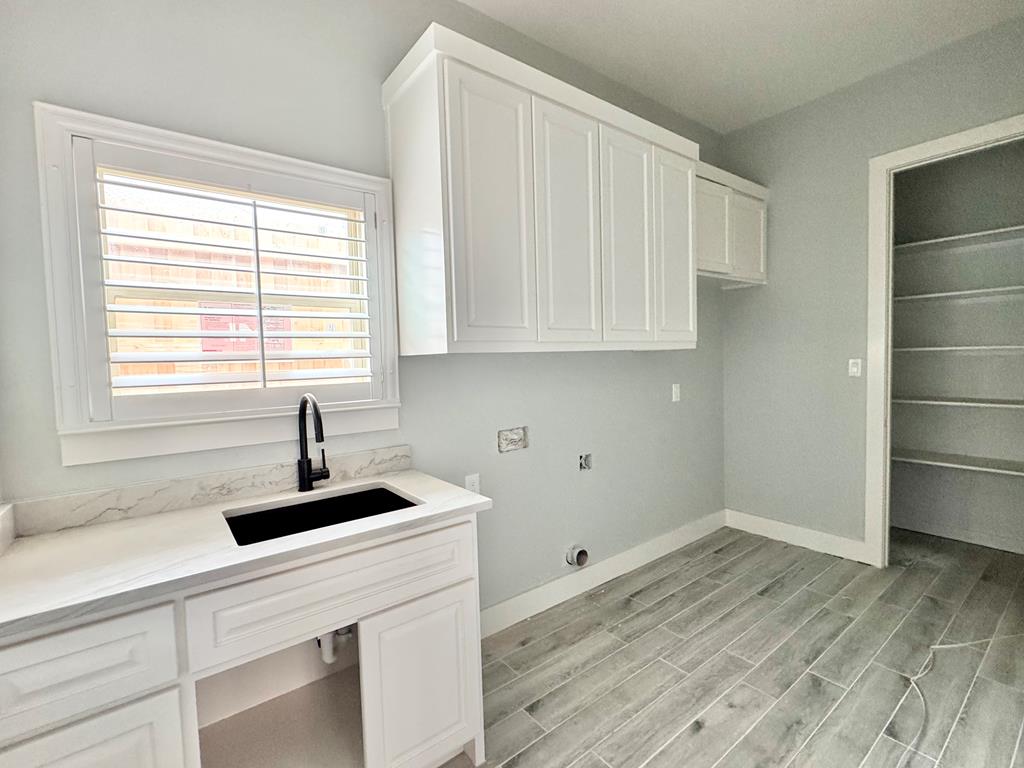 6512 Elmwood Property Photo 14
