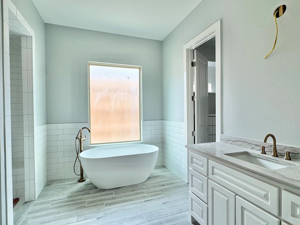 6512 Elmwood Property Photo 16