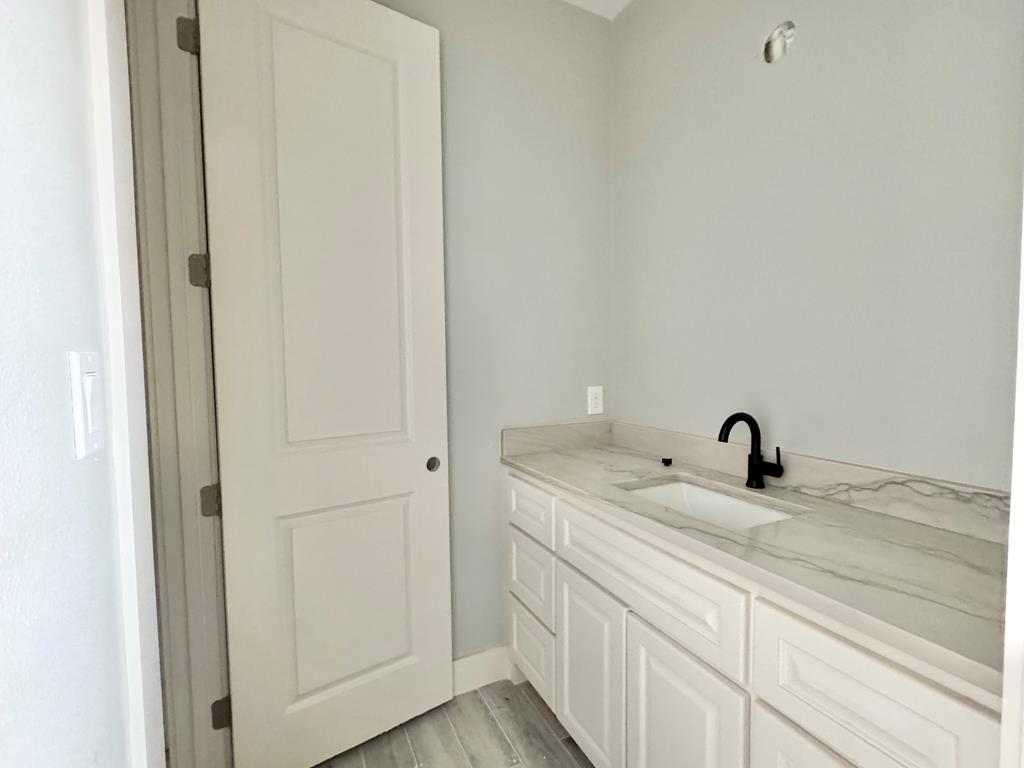 6512 Elmwood Property Photo 21
