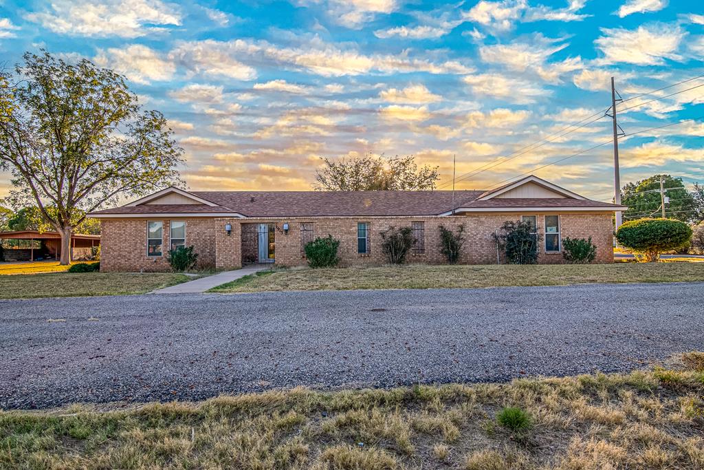 2913 Deering Dr Property Photo 1