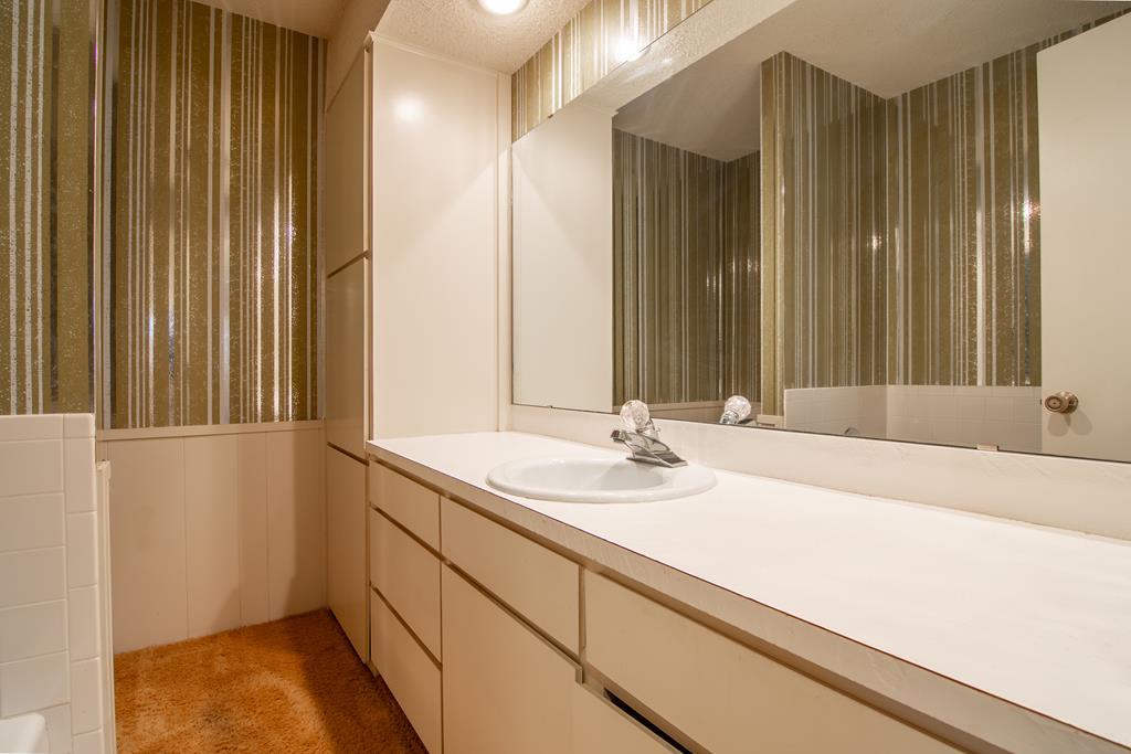 2913 Deering Dr Property Photo 13