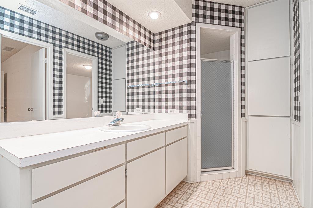 2913 Deering Dr Property Photo 16