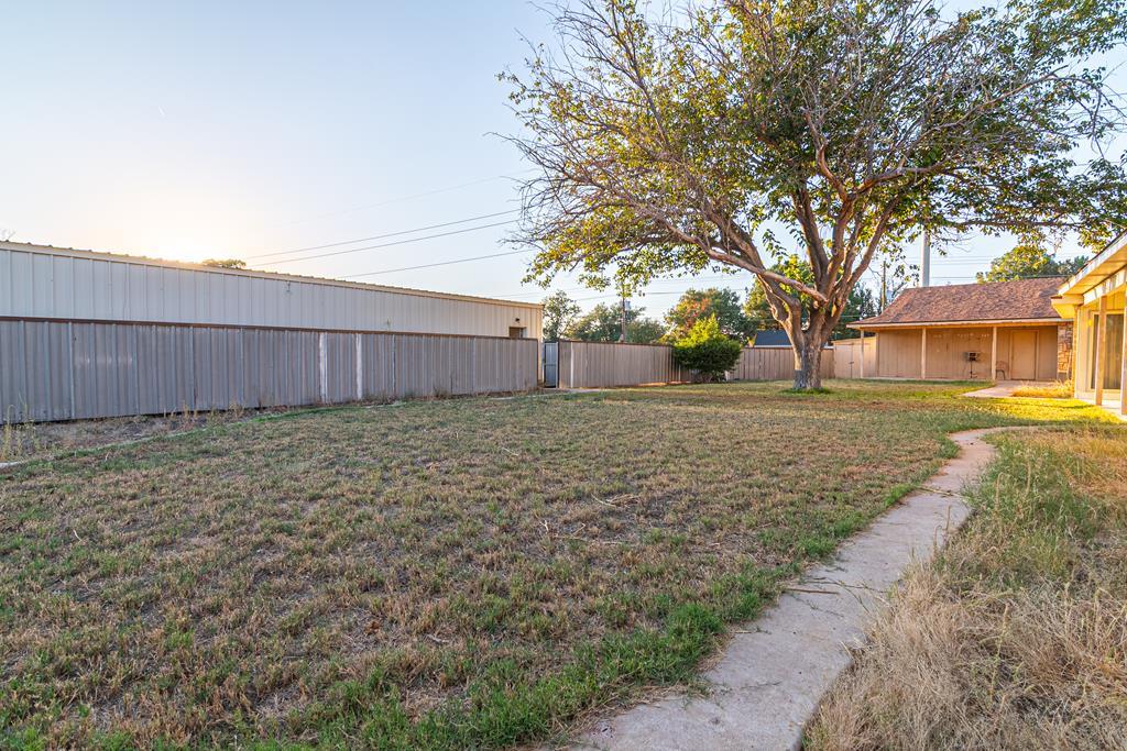 2913 Deering Dr Property Photo 21