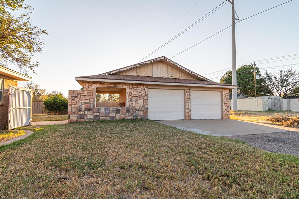 2913 Deering Dr Property Photo 23