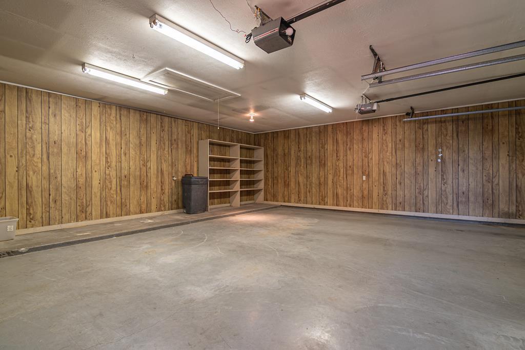 2913 Deering Dr Property Photo 24