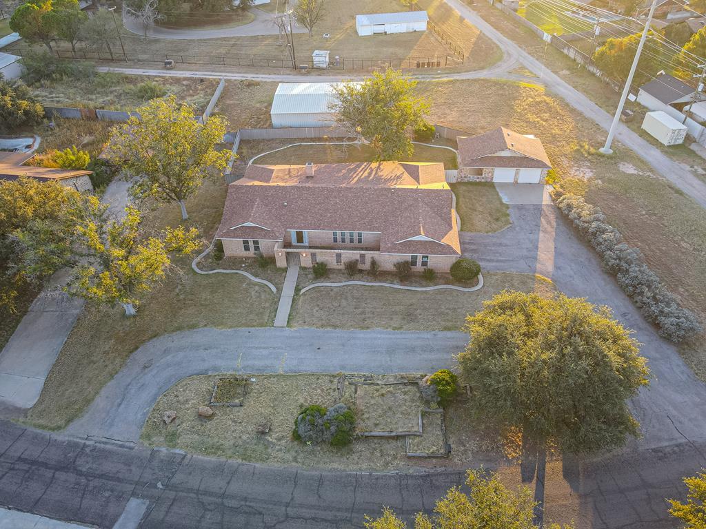 2913 Deering Dr Property Photo 32