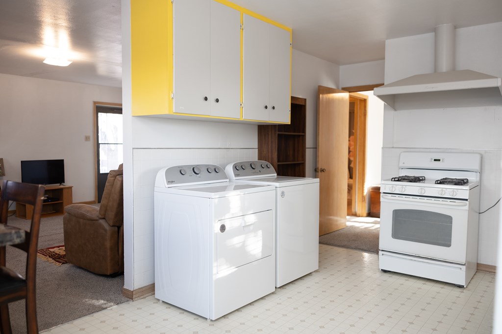 304 S Main St Property Photo 9