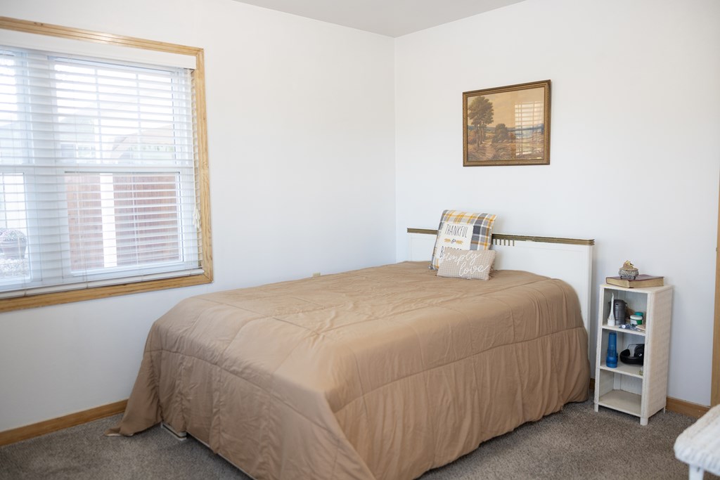 304 S Main St Property Photo 13