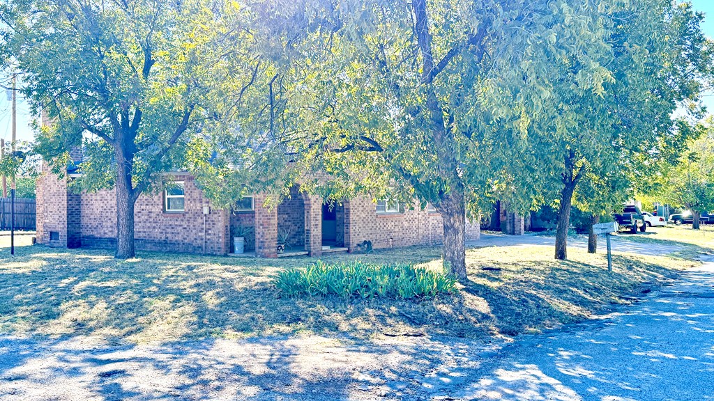 1244 Walnut St Property Photo 2