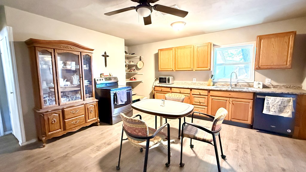 1244 Walnut St Property Photo 25