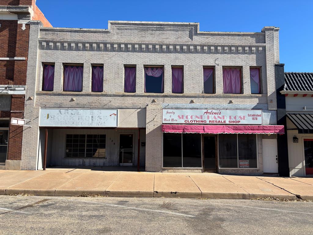 122 Oak St
