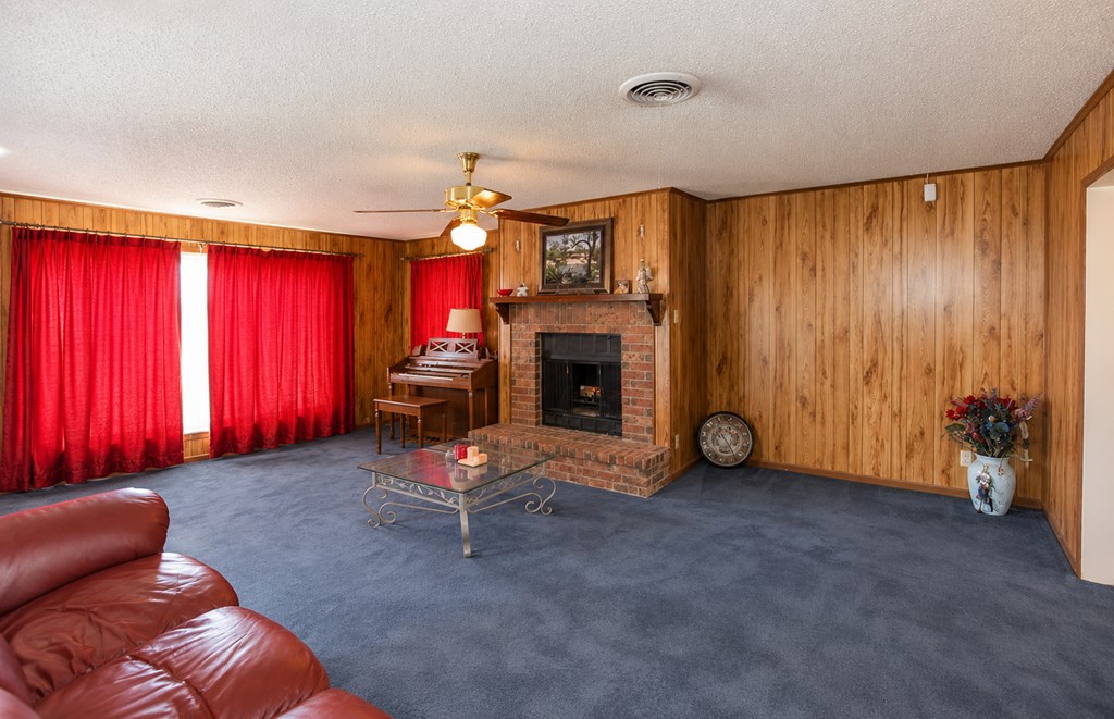 2202 Carl St Property Photo 2