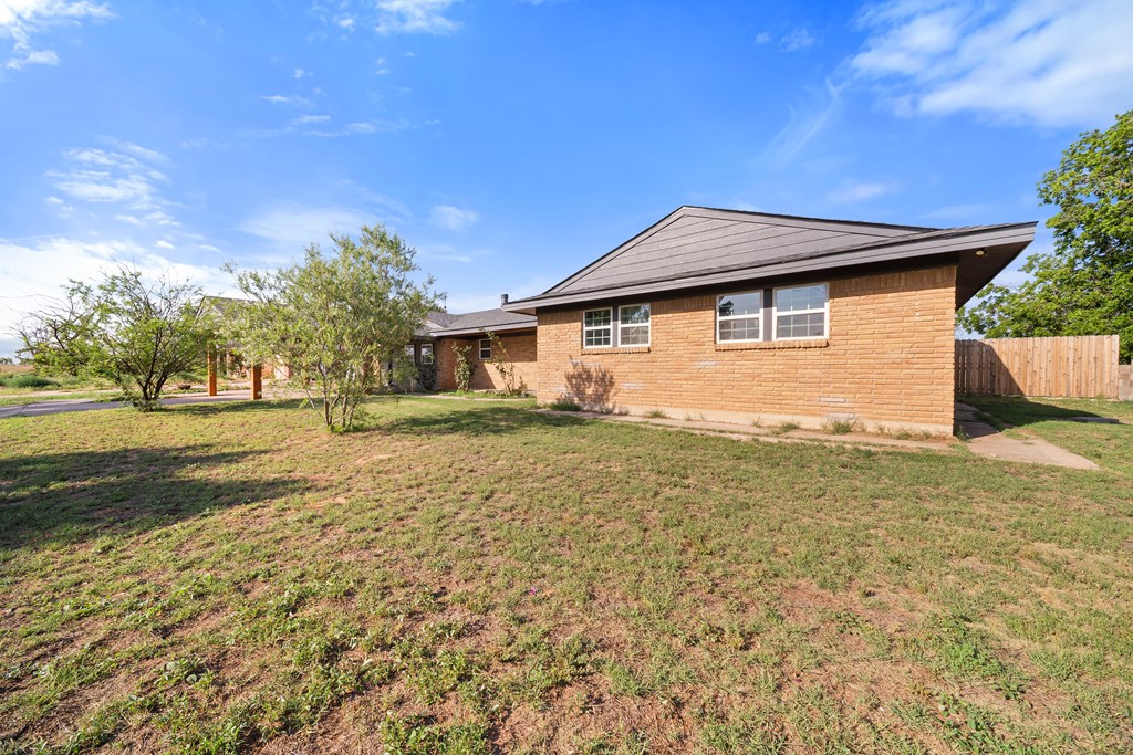 204 Heaton Road Property Photo 2