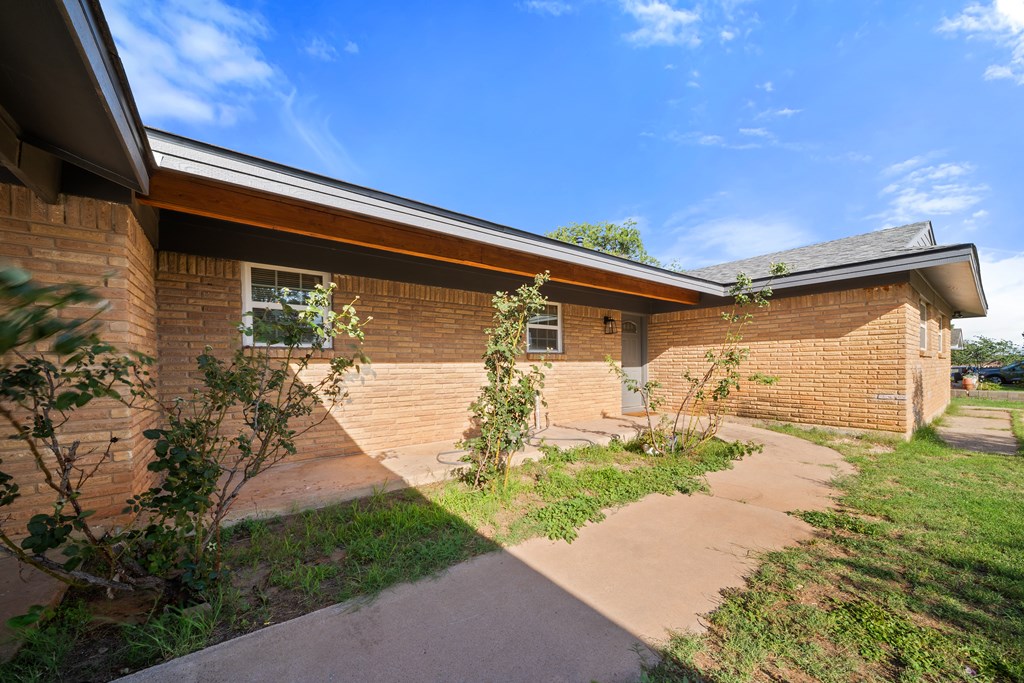 204 Heaton Road Property Photo 4