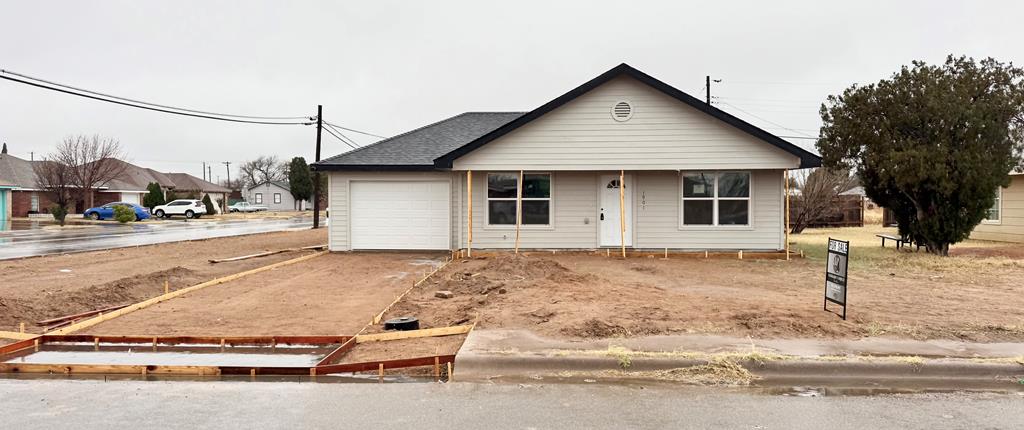 1901 N Tyler Property Photo 1