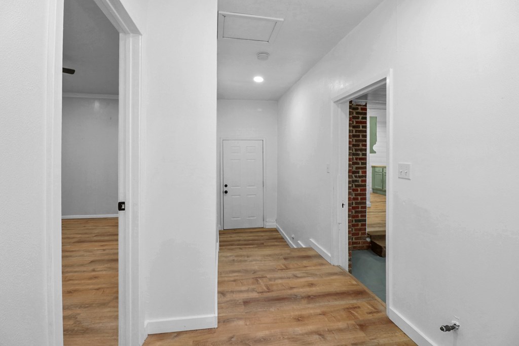 108 Miami St Property Photo 12